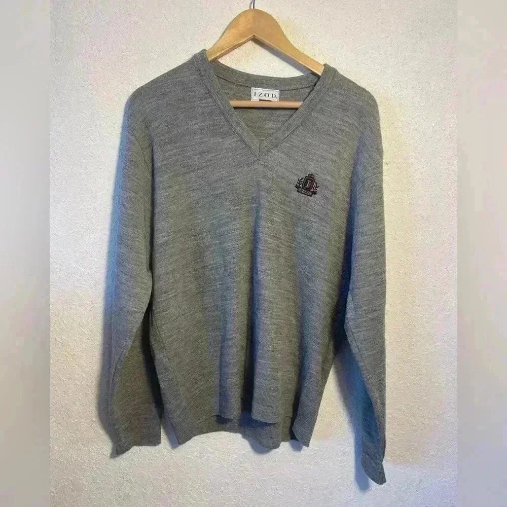 V I N T A G E - Izod V-Neck Pullover Sweater – Gray – Size M